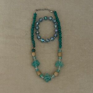 Elegant Turquoise Beaded Necklace and Bracelet Set with Flowers